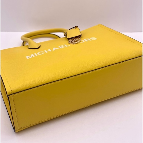 Michael Kors Mirella
Medium Pebbled Leather
Tote Shoulder Bag - Picture 7 of 13